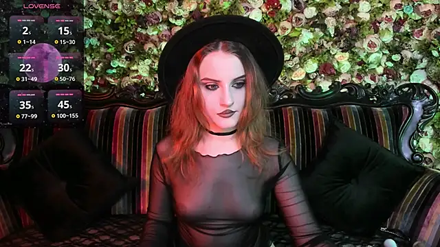 Snapshot of EllieMori chatting on 11/28/25, 02:09 EllieMori online show from 11/28/25, 02:09