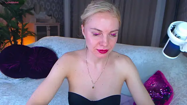 LiSinDoll online show from 11/27/25, 06:48