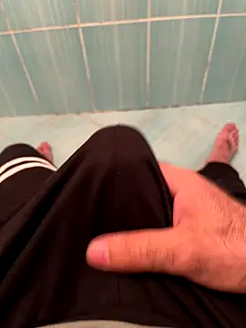 Snapshot of Cruel00 chatting on 10/30/25, 09:37 Cruel00 online show from 10/30/25, 09:37