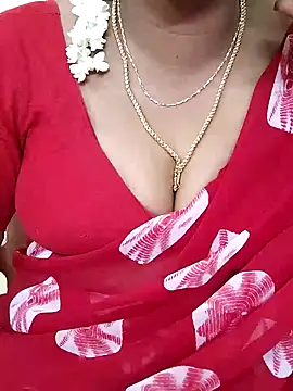 Snapshot of yoga-mithraa chatting on 11/07/25, 03:45 yoga-mithraa online show from 11/07/25, 03:45