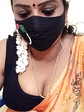 Snapshot of yoga-mithraa chatting on 11/11/25, 01:00 yoga-mithraa online show from 11/11/25, 01:00