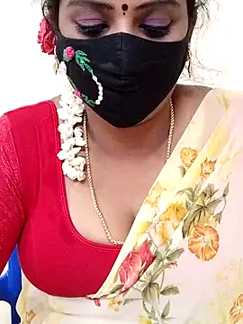 Snapshot of yoga-mithraa chatting on 11/19/25, 05:13 yoga-mithraa online show from 11/19/25, 05:13