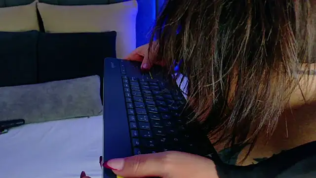 Snapshot of Adaa_Stone chatting on 11/08/25, 04:12 Adaa Stone online show from 11/08/25, 04:12