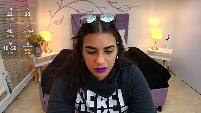 Lia Blake  online show from 09/18/25, 12:40