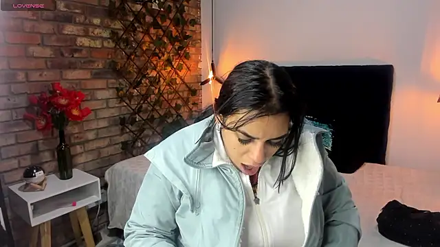 Lia Blake  online show from 02/24/26, 12:36