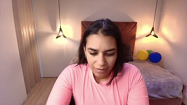 Lia Blake  online show from 07/06/26, 07:49