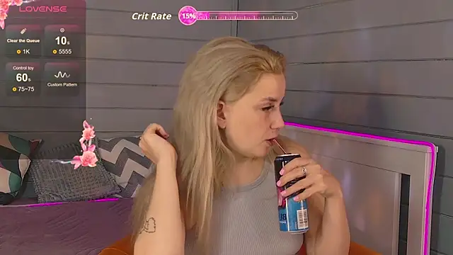 Snapshot of Crystal_Jull chatting on 09/14/25, 11:09 Crystal Jull online show from 09/14/25, 11:09