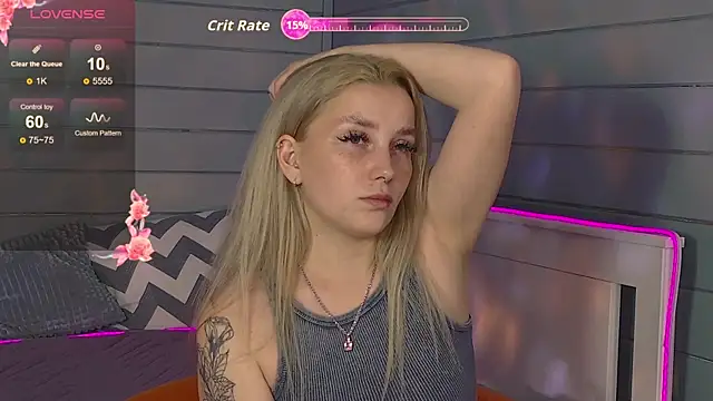 Snapshot of Crystal_Jull chatting on 09/18/25, 01:46 Crystal Jull online show from 09/18/25, 01:46