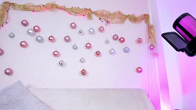 missweetpeach online show from 12/18/25, 11:44