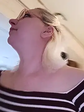 VikaKing online show from 02/12/26, 01:17