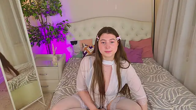 Queen Michelle  online show from 04/14/26, 09:32