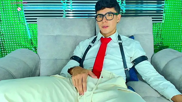 CamiiGuzmanX online show from 03/27/26, 09:36