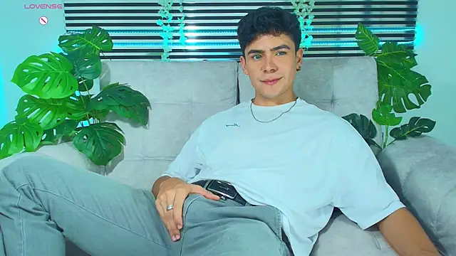 CamiiGuzmanX online show from 04/08/26, 11:48