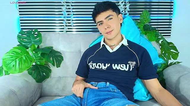 CamiiGuzmanX online show from 05/01/26, 08:24