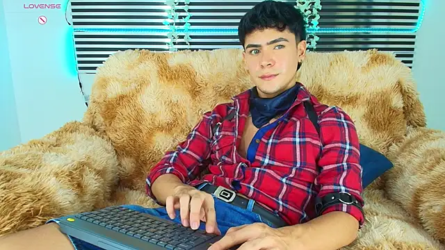 CamiiGuzmanX online show from 05/04/26, 07:43