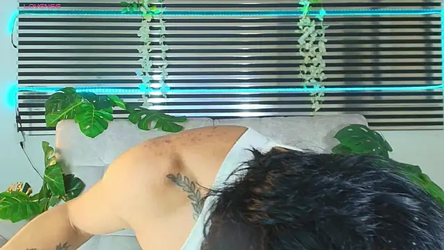 CamiiGuzmanX online show from 05/18/26, 04:24