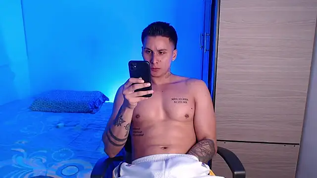 valentinosex1 online show from 11/30/25, 10:36