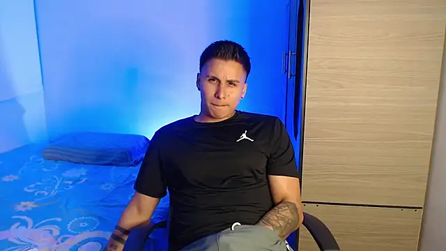 valentinosex1 online show from 01/13/26, 12:05