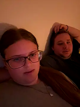 Snapshot of CurvyPaar2 chatting on 09/12/25, 07:47 CurvyPaar2 online show from 09/12/25, 07:47