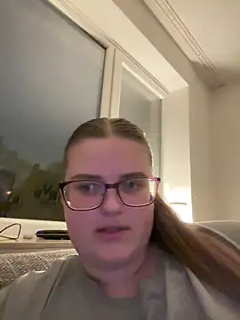 Snapshot of CurvyPaar2 chatting on 02/11/26, 06:57 CurvyPaar2 online show from 02/11/26, 06:57