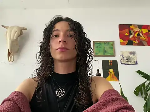 Snapshot of camille_delrey chatting on 09/18/25, 09:17 camille delrey online show from 09/18/25, 09:17