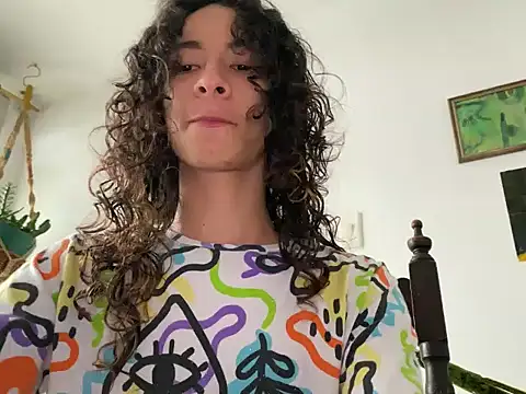 Snapshot of camille_delrey chatting on 10/27/25, 06:23 camille delrey online show from 10/27/25, 06:23