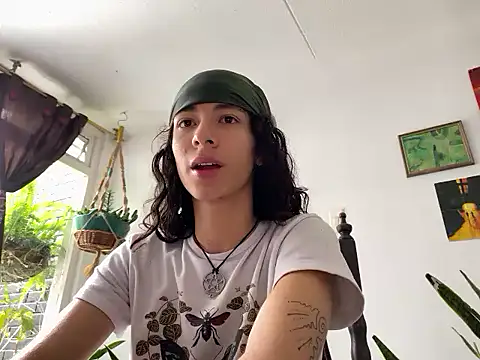 Snapshot of camille_delrey chatting on 11/08/25, 02:39 camille delrey online show from 11/08/25, 02:39