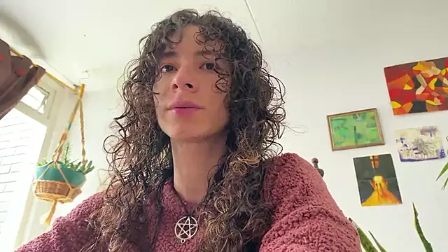 Snapshot of camille_delrey chatting on 11/13/25, 04:06 camille delrey online show from 11/13/25, 04:06