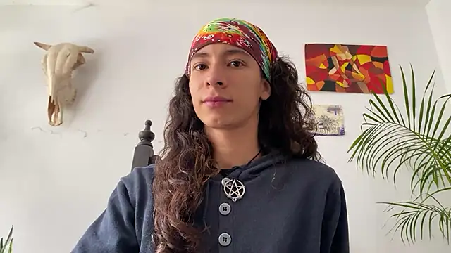 Snapshot of camille_delrey chatting on 11/14/25, 03:22 camille delrey online show from 11/14/25, 03:22