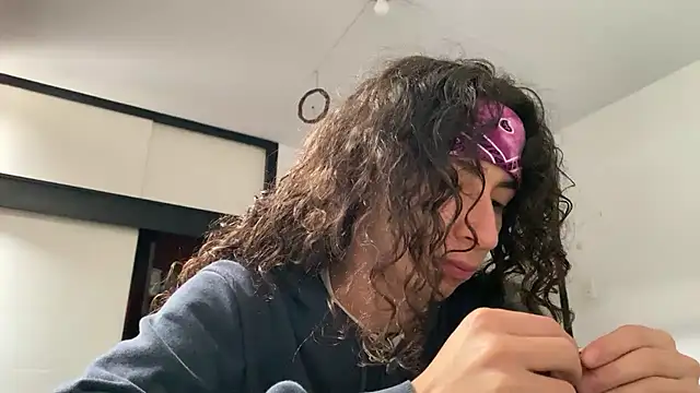 Snapshot of camille_delrey chatting on 11/27/25, 07:49 camille delrey online show from 11/27/25, 07:49