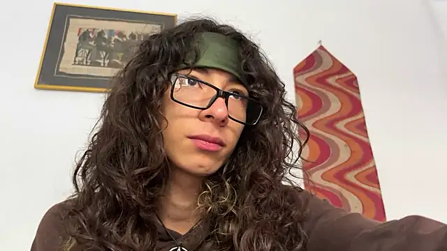 Snapshot of camille_delrey chatting on 12/15/25, 12:53 camille delrey online show from 12/15/25, 12:53