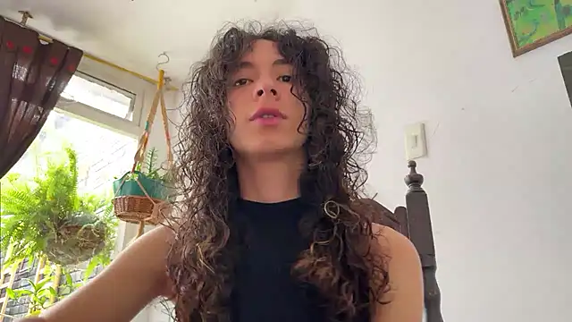 Snapshot of camille_delrey chatting on 12/16/25, 05:07 camille delrey online show from 12/16/25, 05:07