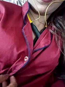 Snapshot of payalsharma95 chatting on 10/02/25, 05:31 payalsharma95 online show from 10/02/25, 05:31