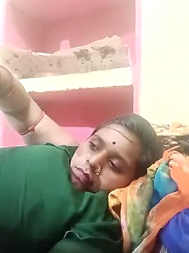 Snapshot of Hot_crety chatting on 04/25/26, 04:26 Hot crety online show from 04/25/26, 04:26