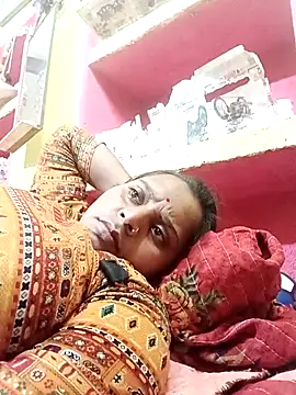 Snapshot of Hot_crety chatting on 06/02/26, 03:14 Hot crety online show from 06/02/26, 03:14
