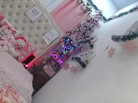 Snapshot of miss_strongerthanbefore03 chatting on 12/16/25, 11:21 miss strongerthanbefore03 online show from 12/16/25, 11:21