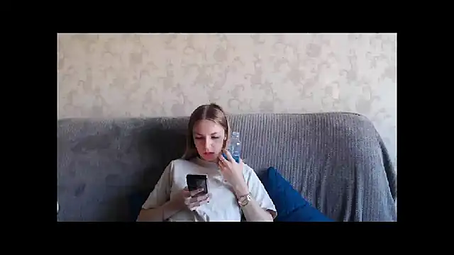 HitGyrl online show from 09/20/25, 01:28