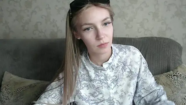 HitGyrl online show from 06/03/26, 02:33