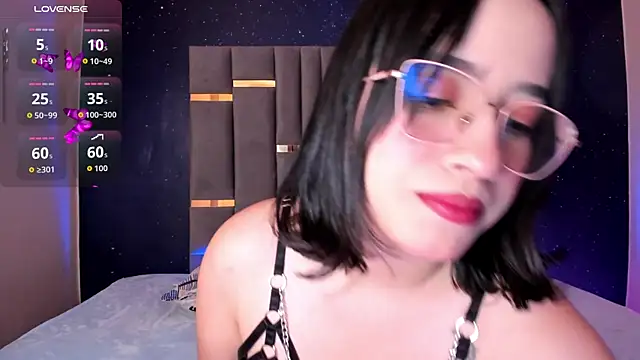 SweetAnya01 online show from 11/12/25, 04:13