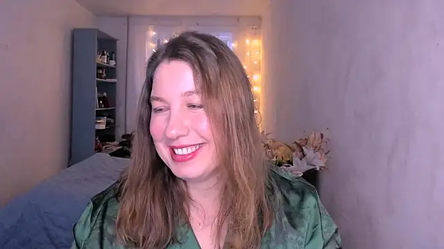 NancySanders online show from 12/17/25, 09:04