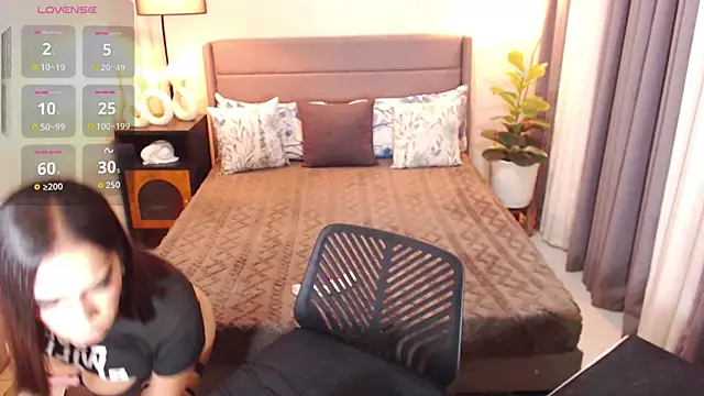 Snapshot of MilaHarperr chatting on 09/27/25, 02:49 MilaHarperr online show from 09/27/25, 02:49