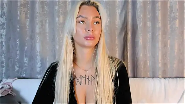 Eva Re online show from 10/17/25, 06:05