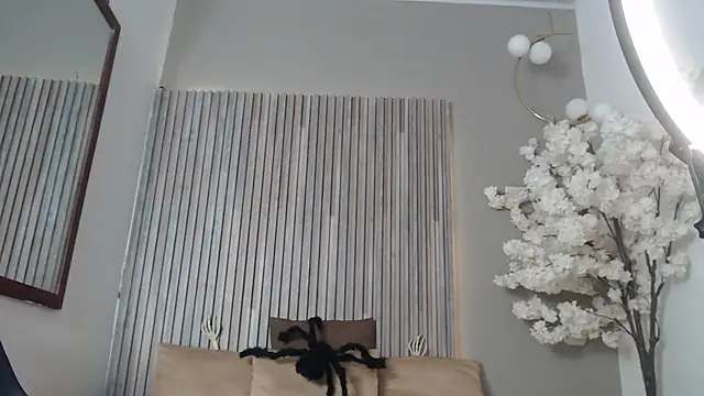 Snapshot of Michellee_20 chatting on 10/12/25, 01:10 Michellee 20 online show from 10/12/25, 01:10