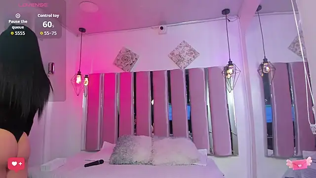 Snapshot of katia_ws chatting on 11/18/25, 12:53 katia ws online show from 11/18/25, 12:53