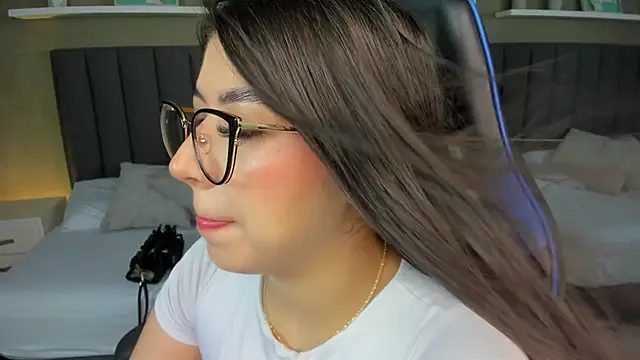 anagil  online show from 04/16/26, 02:18