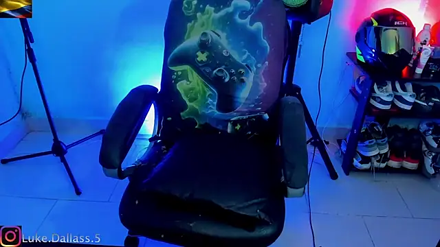 Snapshot of zeus_7777 chatting on 02/04/26, 11:42 zeus 7777 online show from 02/04/26, 11:42