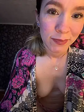 Snapshot of BritgetPsychol chatting on 10/09/25, 01:47 BritgetPsychol online show from 10/09/25, 01:47