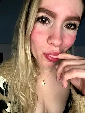 Snapshot of BritgetPsychol chatting on 10/25/25, 02:08 BritgetPsychol online show from 10/25/25, 02:08