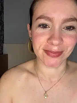 Snapshot of BritgetPsychol chatting on 11/19/25, 03:17 BritgetPsychol online show from 11/19/25, 03:17