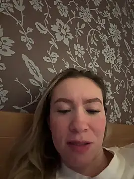 Snapshot of BritgetPsychol chatting on 12/14/25, 11:20 BritgetPsychol online show from 12/14/25, 11:20